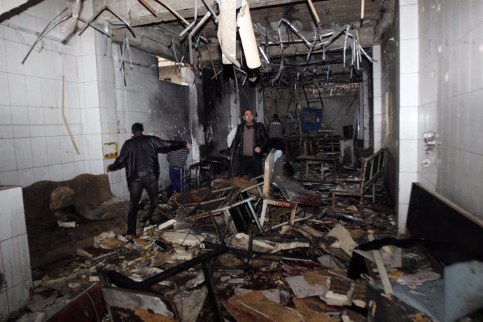 Destrozos tras los bombadeos en Kirkuk (Irak)