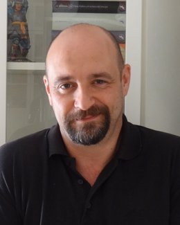 El escritor Carlos Sisí