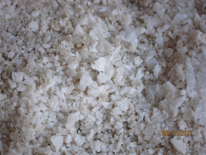 Fundente con salmuera para luchar contra la nieve y el hielo.