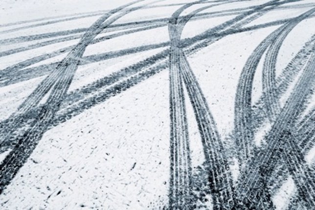 Carretera en invierno (nieve)