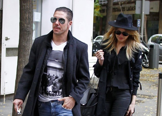 DIGO SIMEONE Y CARLA PEREIRA DE COMPRAS NAVIDEÑAS 
