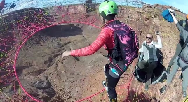 Moab Monkeys haciendo salto base