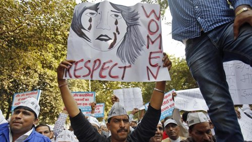 Protesta en India por violación de mujeres