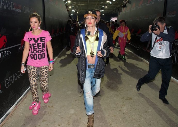 Carlota Casiraghi se transforma en rapera, adiós al look refinado