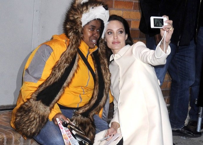 Angelina Jolie  die The Daily Show with Jon Stewart . New York, 04.12.20