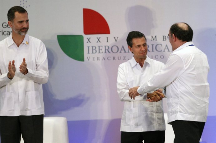 El Rey Felipe VI, Enrique Peña Nieto e Ignacio Sánchez Galán