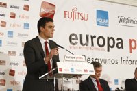 Sánchez ve "con alarma" que Rajoy "no tiene un plan para Cataluña" y dice que el problema se agrava por su inmovilismo