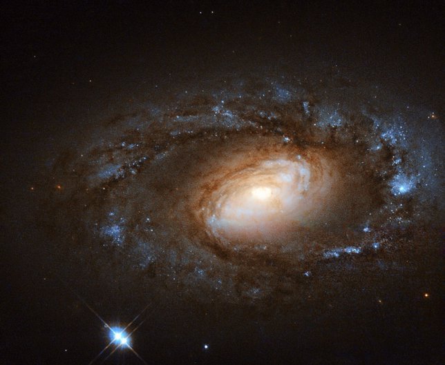 Galaxia espiral NGC4102