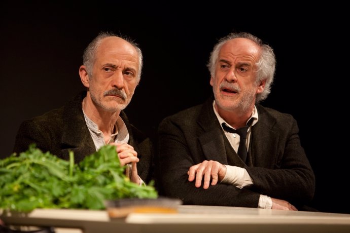 Los actores Toni y Peppe Servillo, en 'Le voci di dentro'