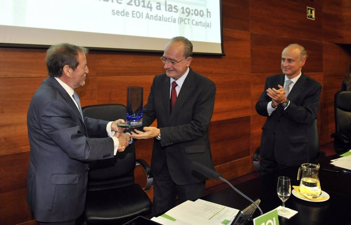 El alcalde de Málaga, De la Torre, socio de honor del Club EOI Andalucía