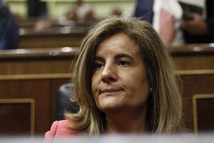 Fátima Báñez, en su escaño del hemiciclo