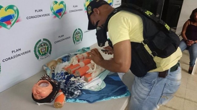 Encuentran en Colombia explosivos en una muñeca