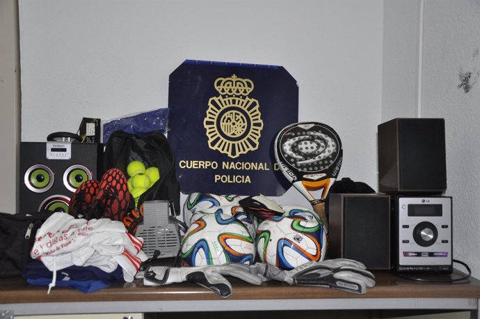 Efectos robados de las instalaciones de un club de fútbol en Vélez-Málaga