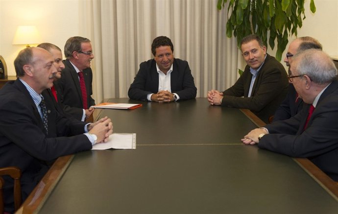 REUNIÓN CON LA COFRADÍA DE LA SANGRE