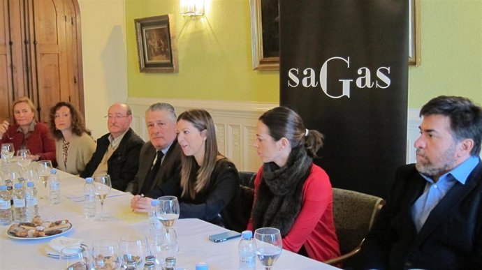 Miembros de la junta directiva de la Asociación Sagas