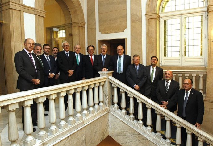 Presidente del Tribunal de Cuentas y sus homólogos autonómicos 