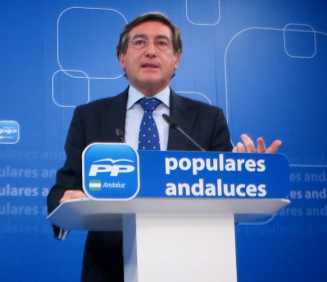 El portavoz de Economía del PP-A, Rafael Carmona