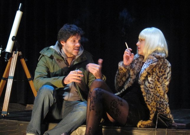 Los actores Ivan Benet y Mireia Aixalà en la obra 'Santa Nit'