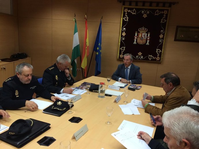 De Torre presenta el dispositivo de seguridad 'Comercio Seguro'