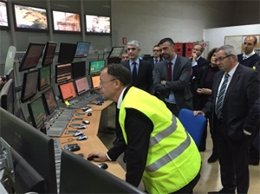 Visita del conseller Vila a Cemex, en el Puerto de Alcanar