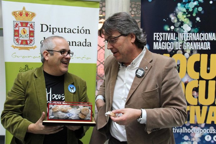 MagoMigue y José Torrente, en presentación extensión Hocus Pocus