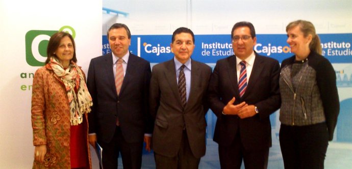 Clausura '100 caminos al éxito'.