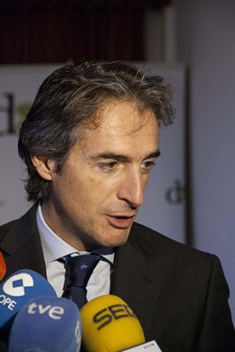 De la Serna atiende a los medios