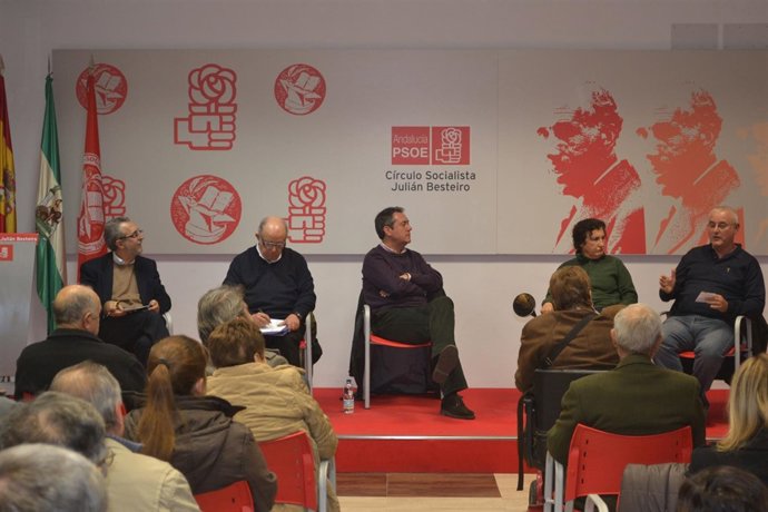 Encuentro con asociaciones de vecinos en Cerro Amate