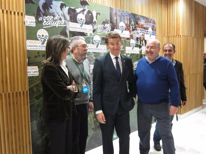 Rosa Quintana, Cándido Méndez, Feijóo y Roberto García en congreso de UU.AA.