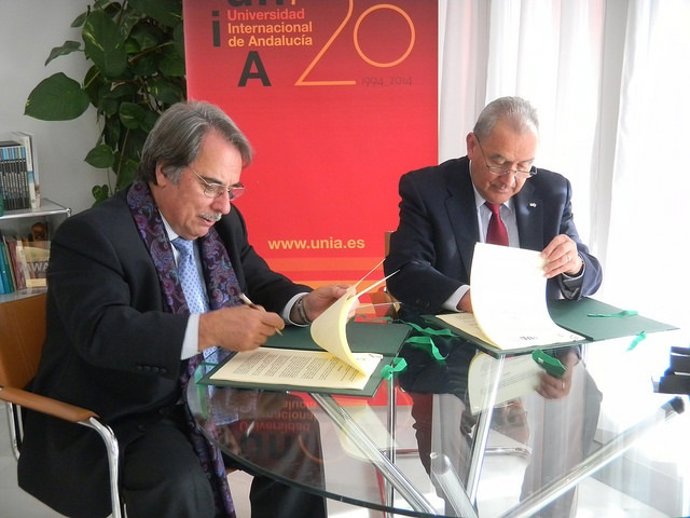 Ambas partes suscriben un acuerdo de colaboración