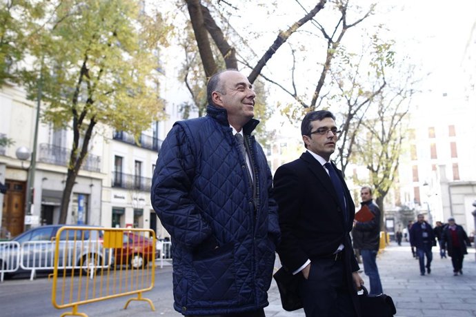 El senador Miguel Zerolo llega al Supremo con su abogado