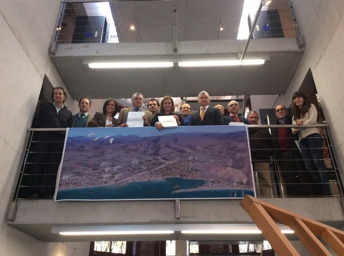 Libro medio ambiente agua industrial puerto