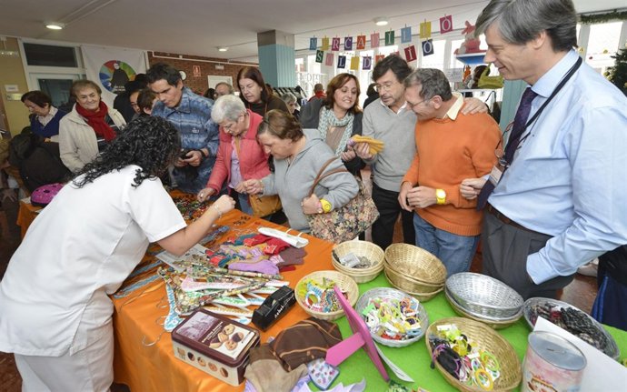 Inauguración del mercadillo del centro Padre Menni