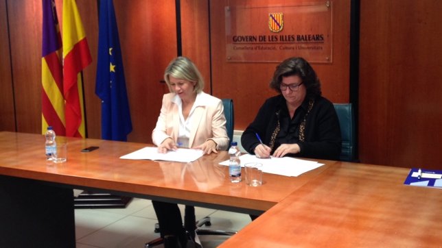 Núria Riera y Catalina Cirer firman un convenio colaborativo