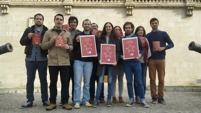 Juventudes Socialistas de Baleares frente al Consolat de Mar