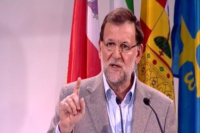 Rajoy: "La Constitución no es intocable pero no un juguete"