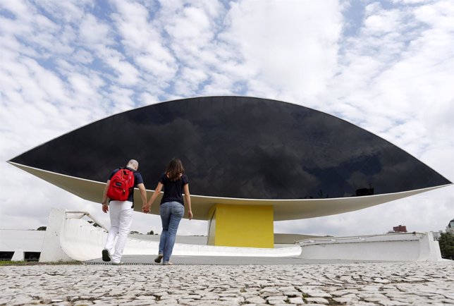 People visit the Oscar Niemeyer Museum, also known as 