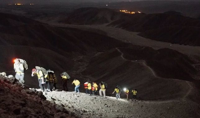 Miembros de Greenpeace en el Valle de Nazca
