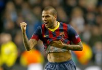 Dani Alves sufre una elongación en el bíceps femoral