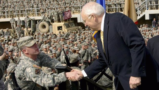 El vicepresidente de Estados Unidos, Dick Cheney, en Afganistán 
