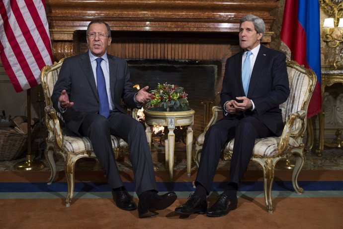 El ministro de Exteriores ruso, Sergei Lavrov, y su homólogo de EEUU, John Kerry