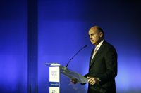 Guindos, convençut que el 2015 es consolidarà la recuperació de l'economia espanyola