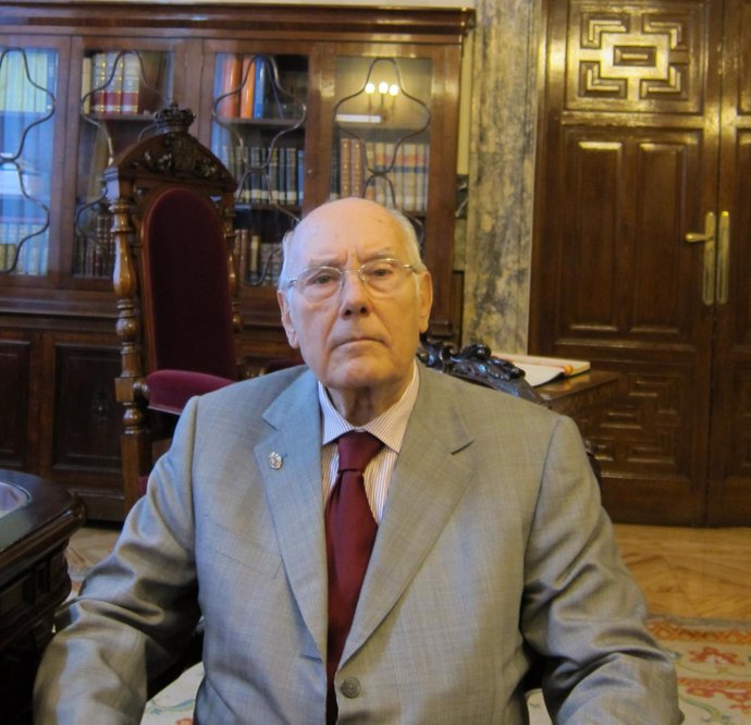 José Manuel Romay Beccaria