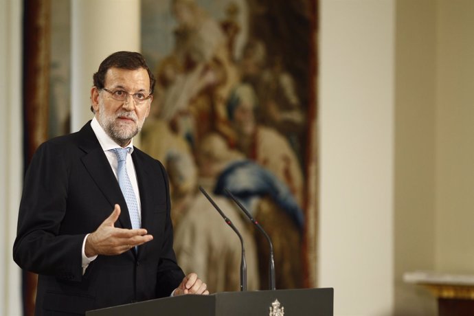 Mariano Rajoy en la firma del acuerdo de la nueva ayuda a parados