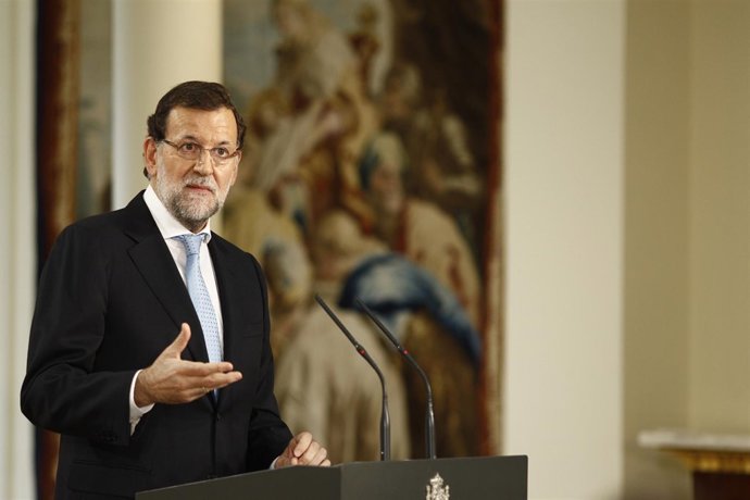 Mariano Rajoy en la firma del acuerdo de la nueva ayuda a parados