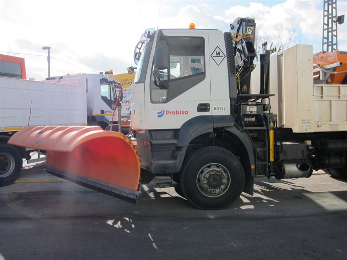 Máquina quitanieves. Nevada. Temporal. Nieve