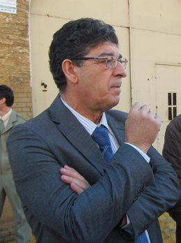 Diego Valderas, hoy ante los medios