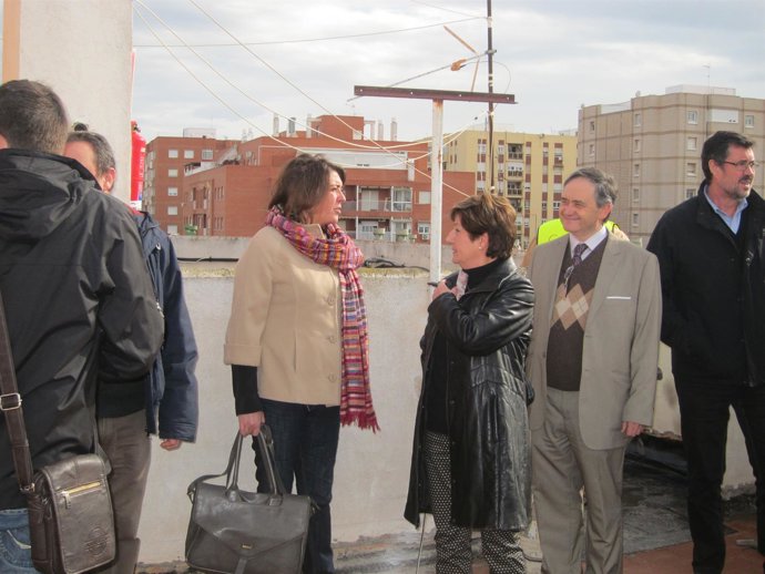 La consejera de la Junta Elena Cortés visita unas obras en Almería