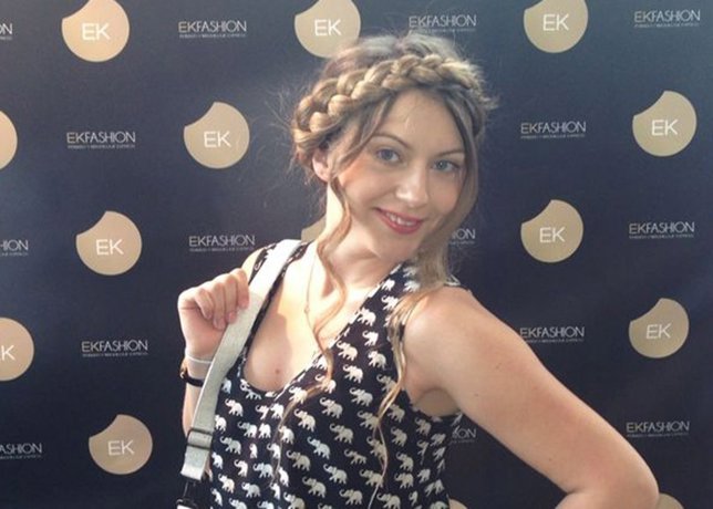 Maquillada y peinada de una forma rapida en 20 min 