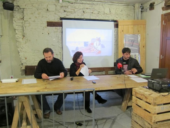 Miembros de la Red de Teatros Alternativos durante la presentación del Congreso